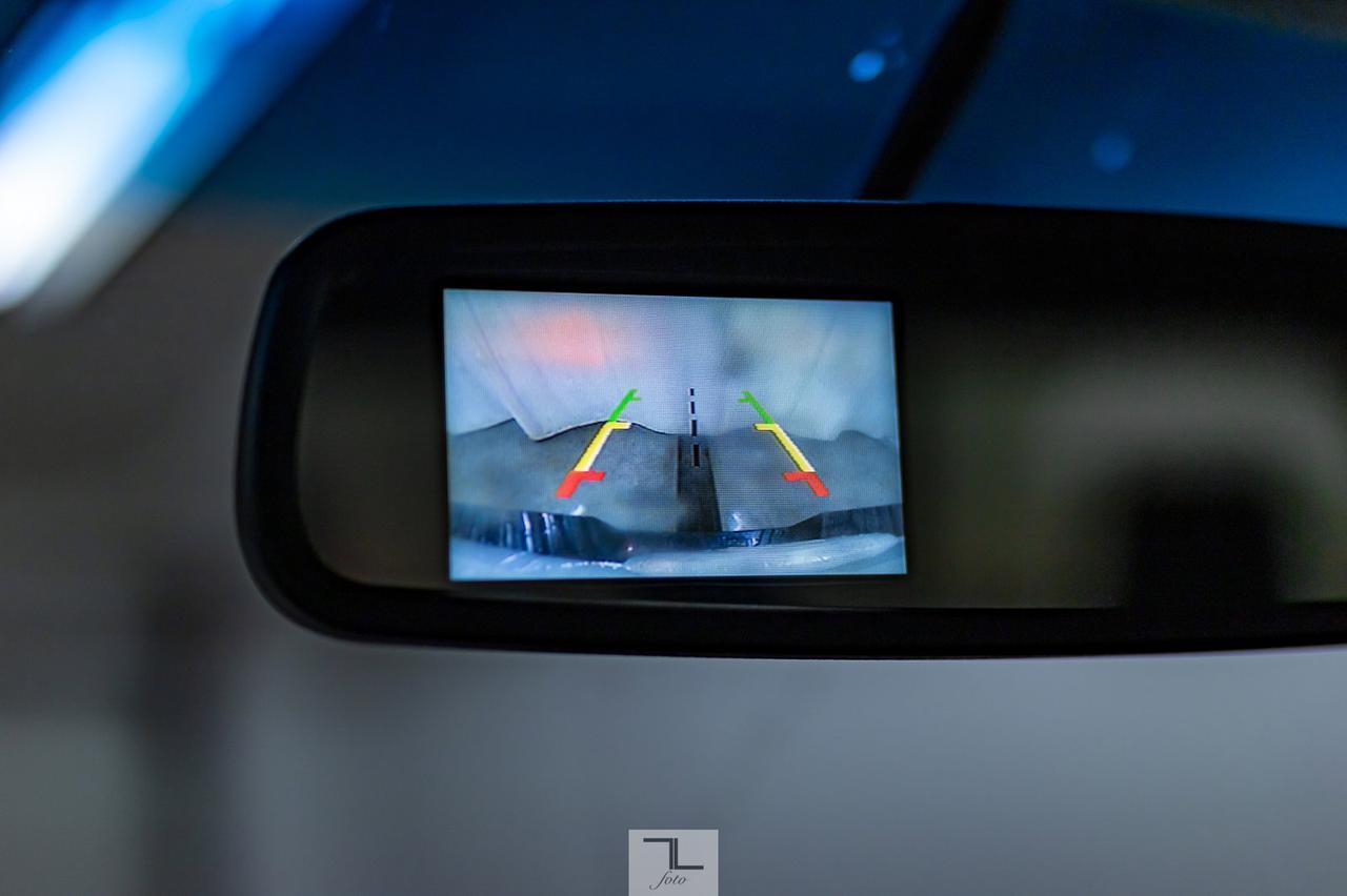 2011 Ford F-350 4x4 Crew Cab XLT FX4 Longbox BCam Red Deer AB