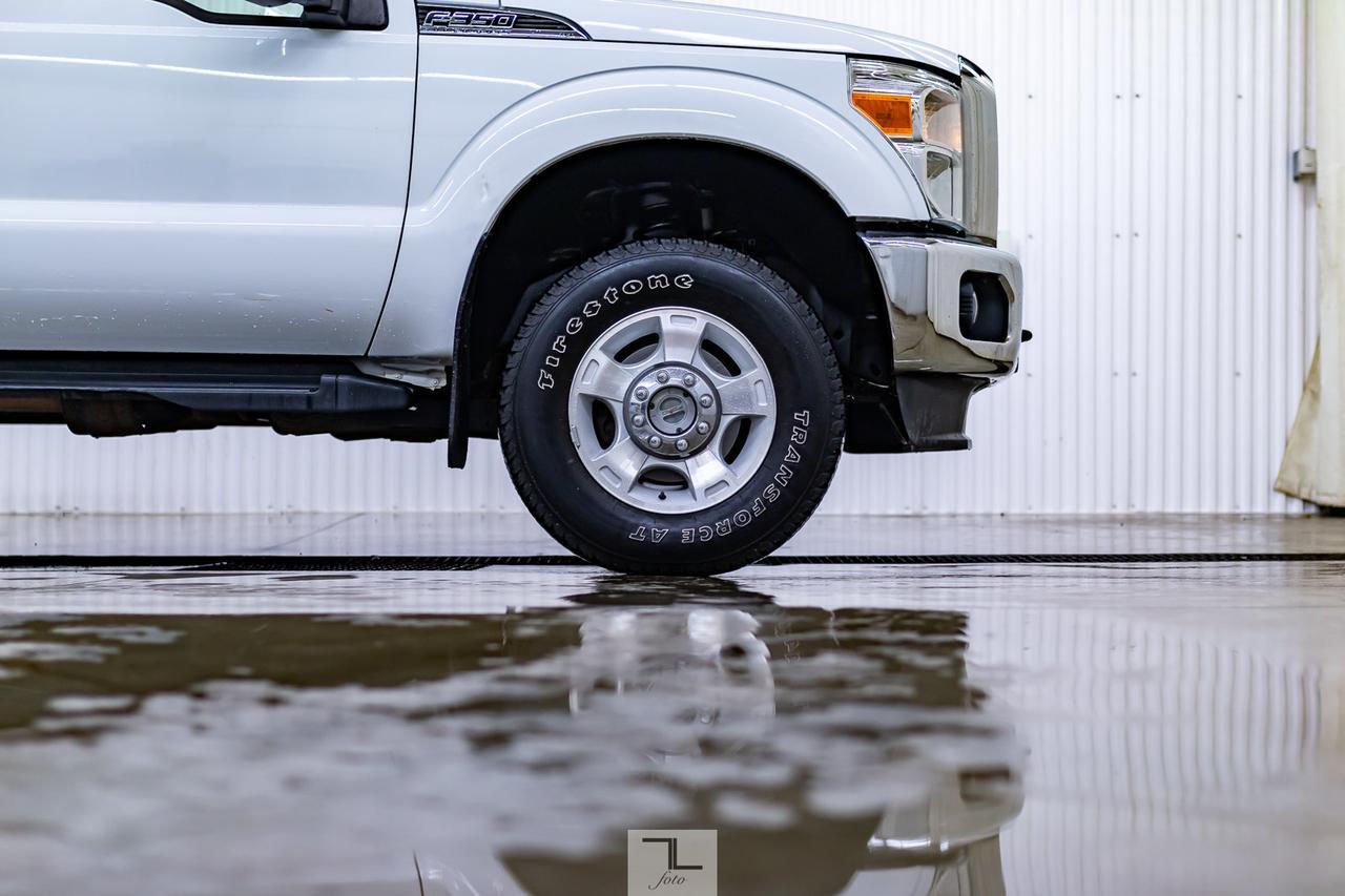 2011 Ford F-350 4x4 Crew Cab XLT FX4 Longbox BCam Red Deer AB
