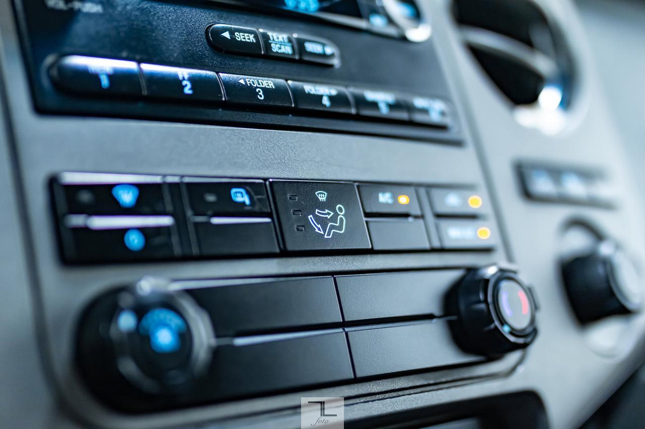 2011 Ford F-350 4x4 Crew Cab XLT FX4 Longbox BCam Red Deer AB