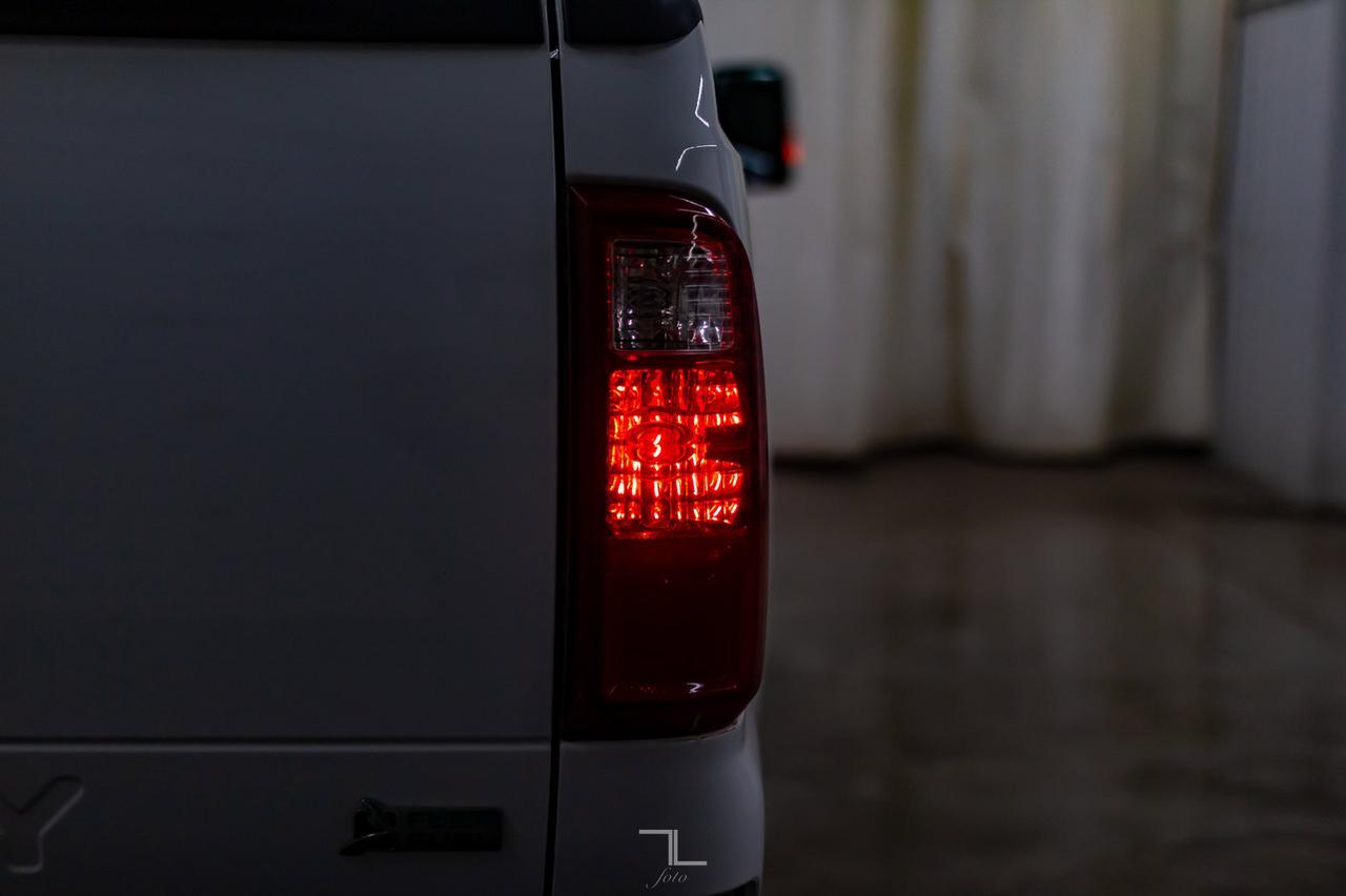 2011 Ford F-350 4x4 Crew Cab XLT FX4 Red Deer AB