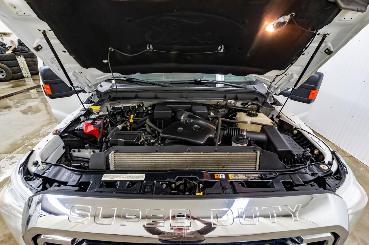 2011 Ford F-350 4x4 Crew Cab XLT FX4 Red Deer AB