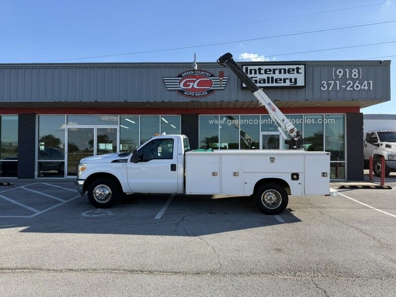 2011 Ford F-350 DRW Utility w/ Stelllar EC3200 Crane