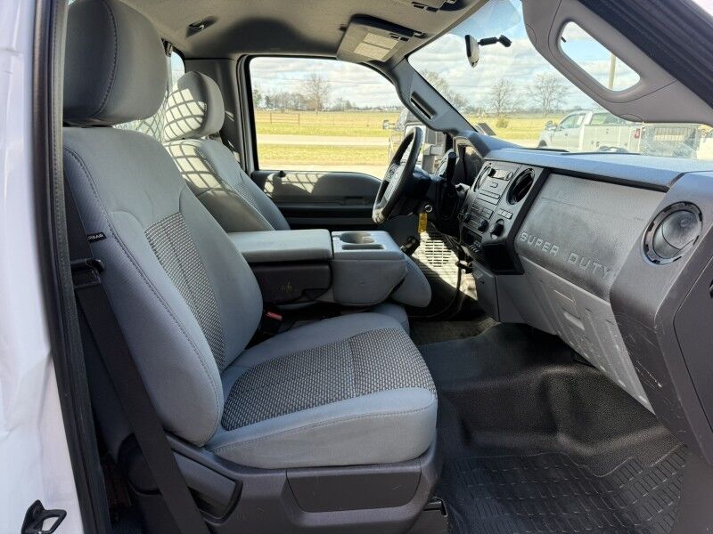 2011 Ford F-350 SRW Flatbed w/ Lift Gate 38k mi's XL Collinsville OK