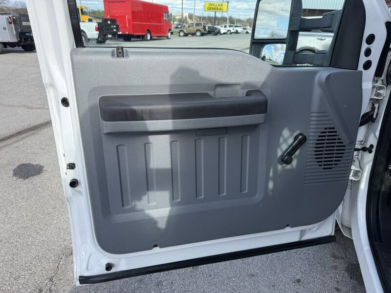 2011 Ford F-350 SRW Flatbed w/ Lift Gate 38k mi's XL Collinsville OK