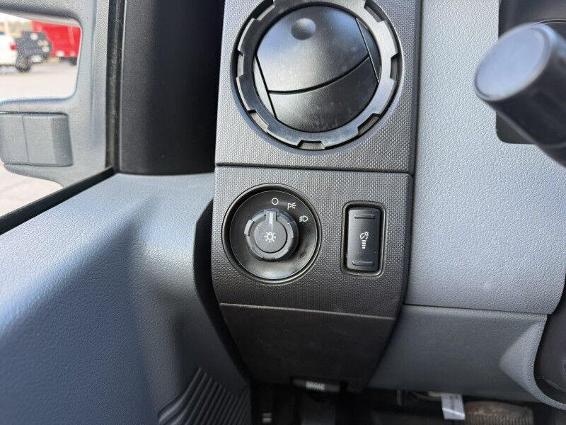 2011 Ford F-350 SRW Flatbed w/ Lift Gate 38k mi's XL Collinsville OK