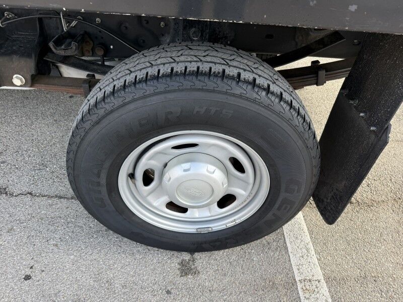 2011 Ford F-350 SRW Flatbed w/ Lift Gate 38k mi's XL Collinsville OK