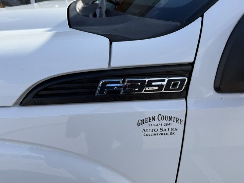 2011 Ford F-350 SRW Flatbed w/ Lift Gate 38k mi's XL Collinsville OK