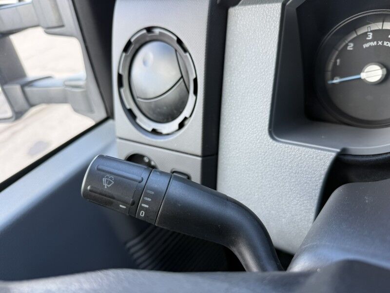 2011 Ford F-350 SRW Flatbed w/ Lift Gate 38k mi's XL Collinsville OK