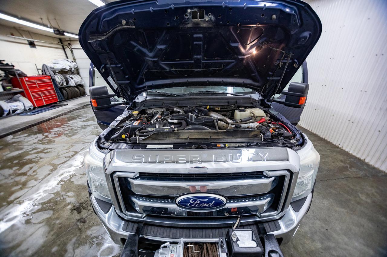 2011 Ford F-450 4x4 Crew Cab XLT Mechanics/Service Box Diesel Red Deer AB