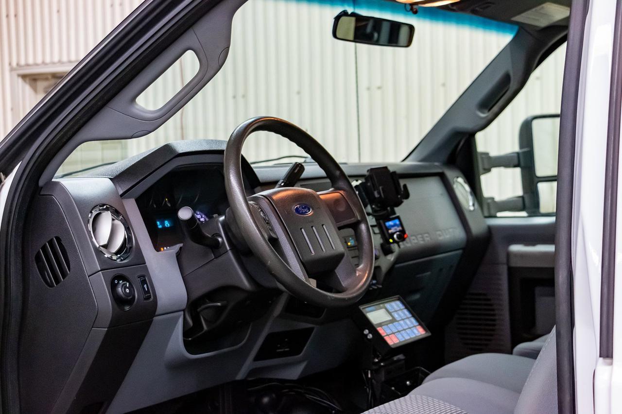 2011 Ford F-450 4x4 Super Cab XLT Deck Power Tailgate Red Deer AB