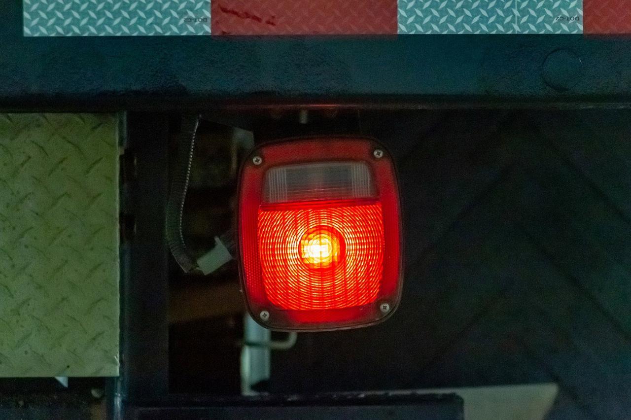 2011 Ford F-450 4x4 Super Cab XLT Deck Power Tailgate Red Deer AB