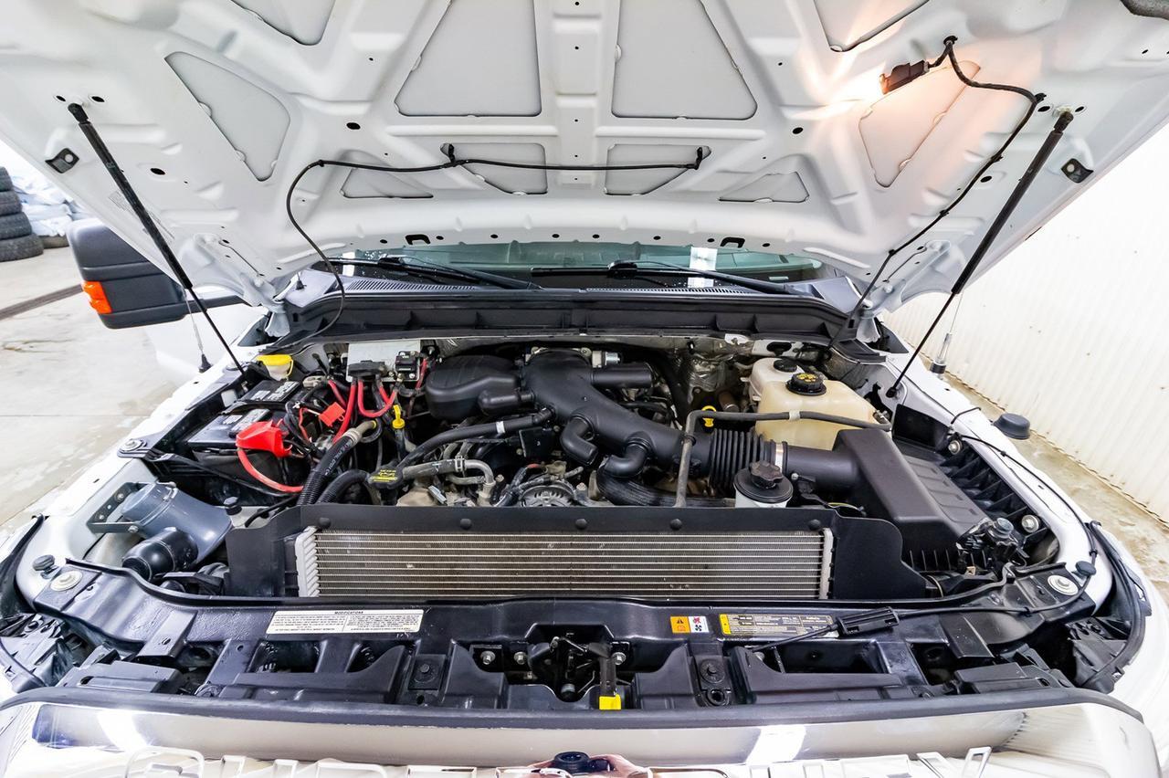 2011 Ford F-450 4x4 Super Cab XLT Deck Power Tailgate Red Deer AB