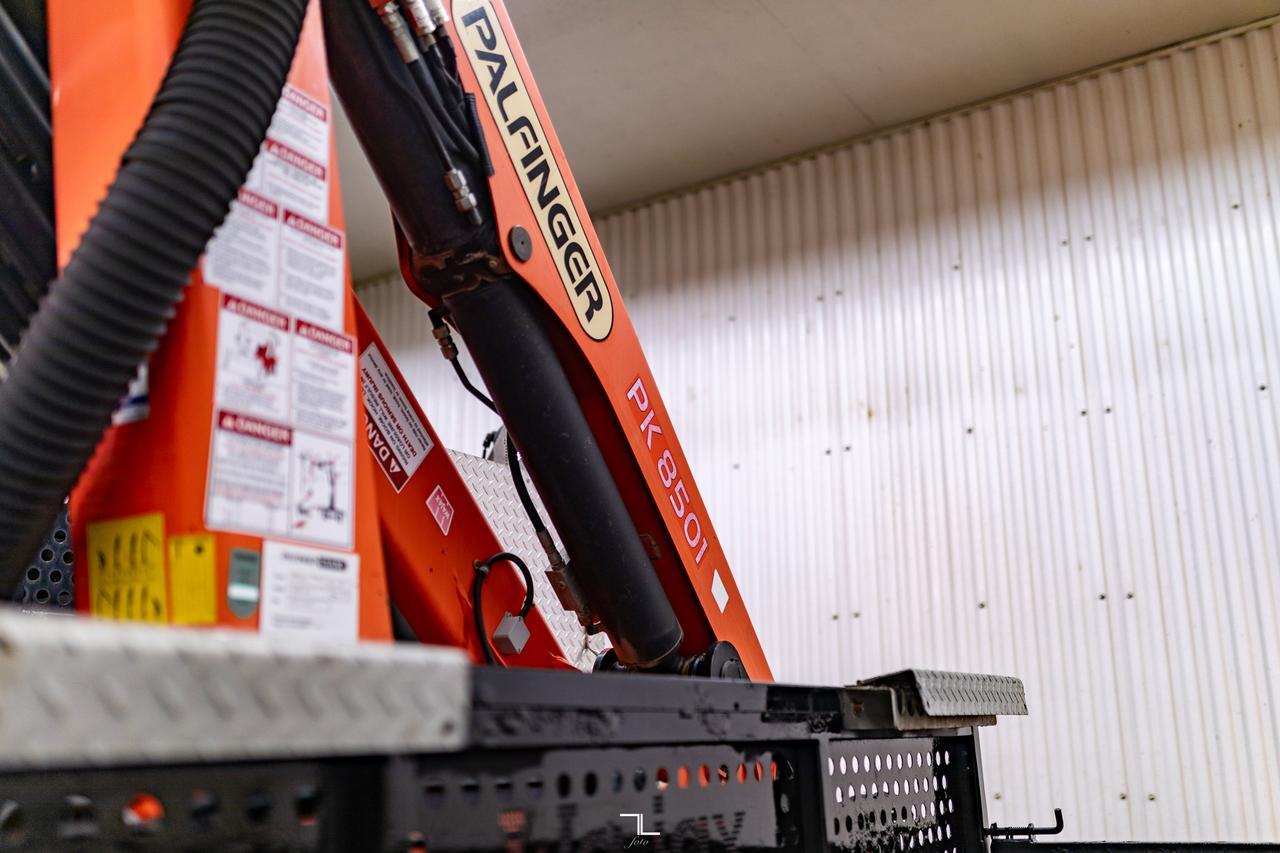 2011 Ford F-550 4x4 Crew Cab XLT Picker Diesel Red Deer AB