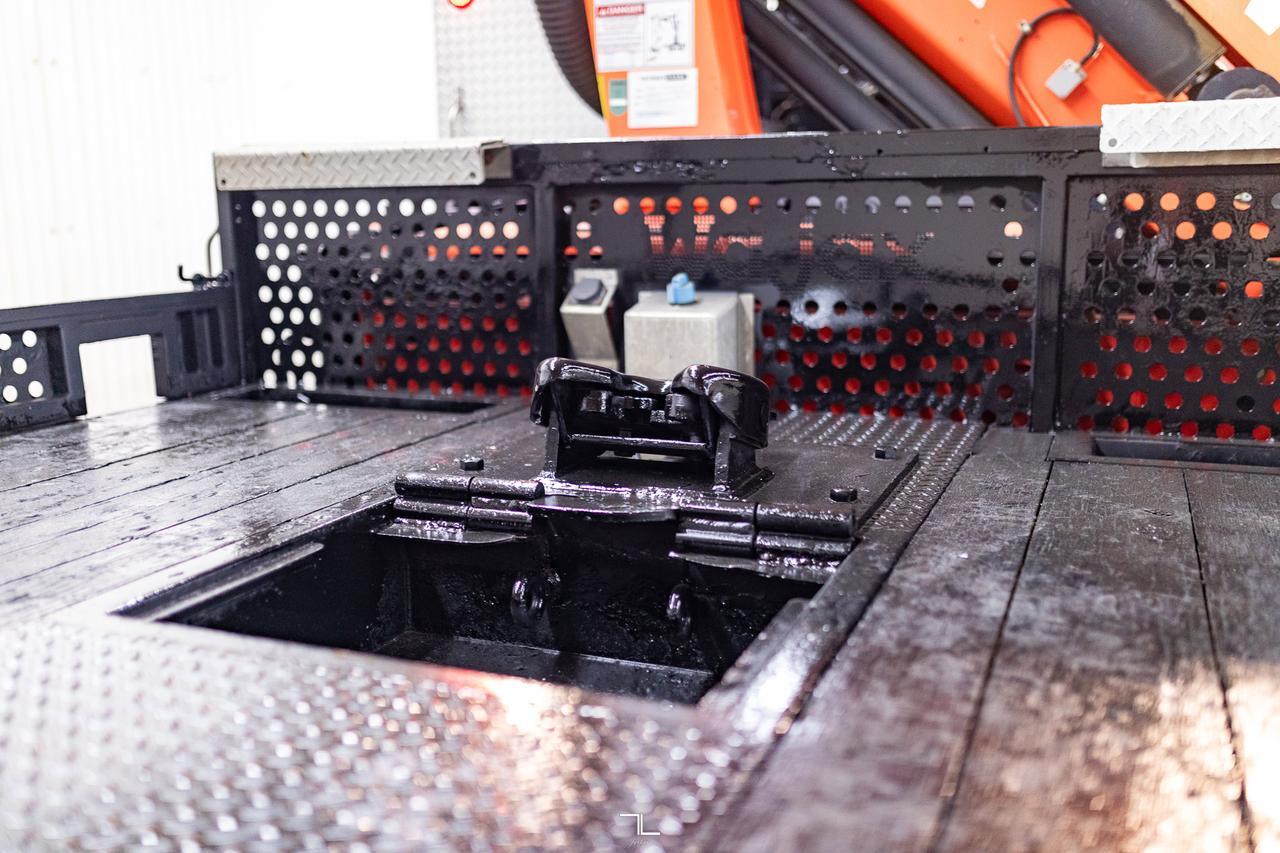 2011 Ford F-550 4x4 Crew Cab XLT Picker Diesel Red Deer AB