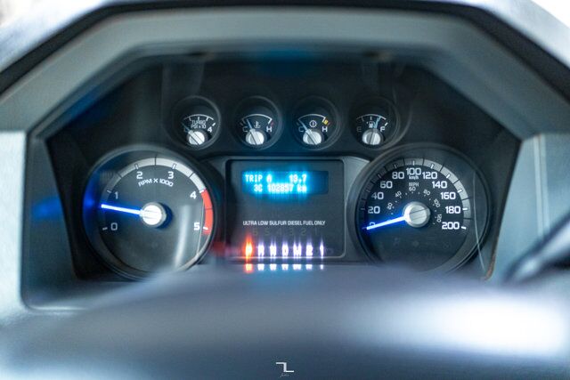 2011 Ford F-550 4x4 Crew Cab XLT Picker Diesel Red Deer AB