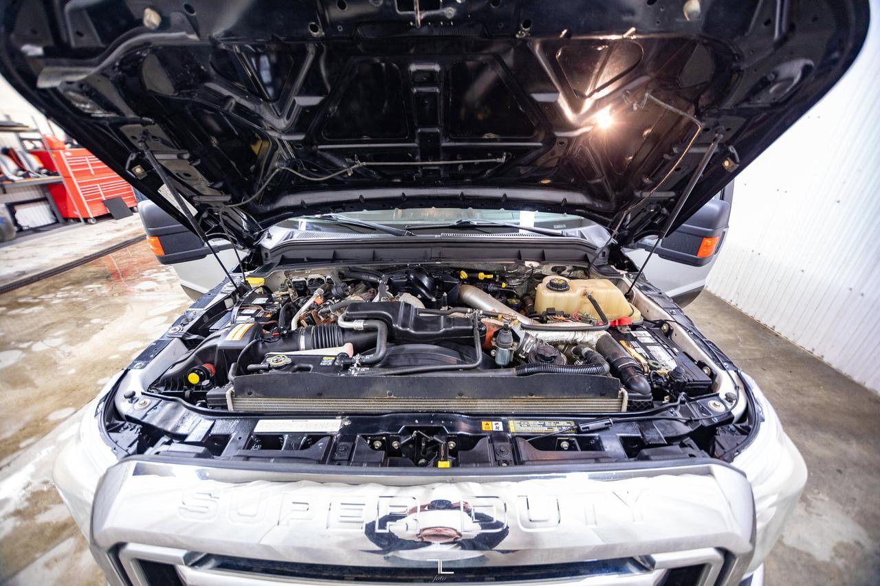 2011 Ford F-550 4x4 Crew Cab XLT Picker Diesel Red Deer AB