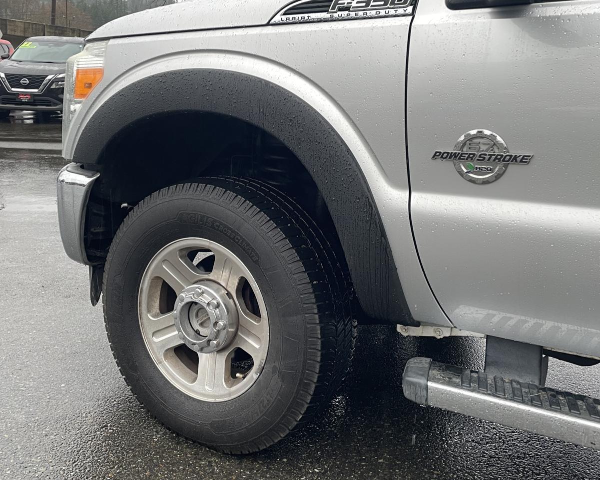 2011 Ford F350 Super Duty Crew Cab Lariat Pickup 4D 6 3/4 ft