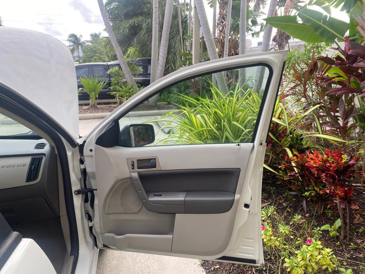 2011 Ford Focus SE LOW MILES 36,864 Pompano Beach FL