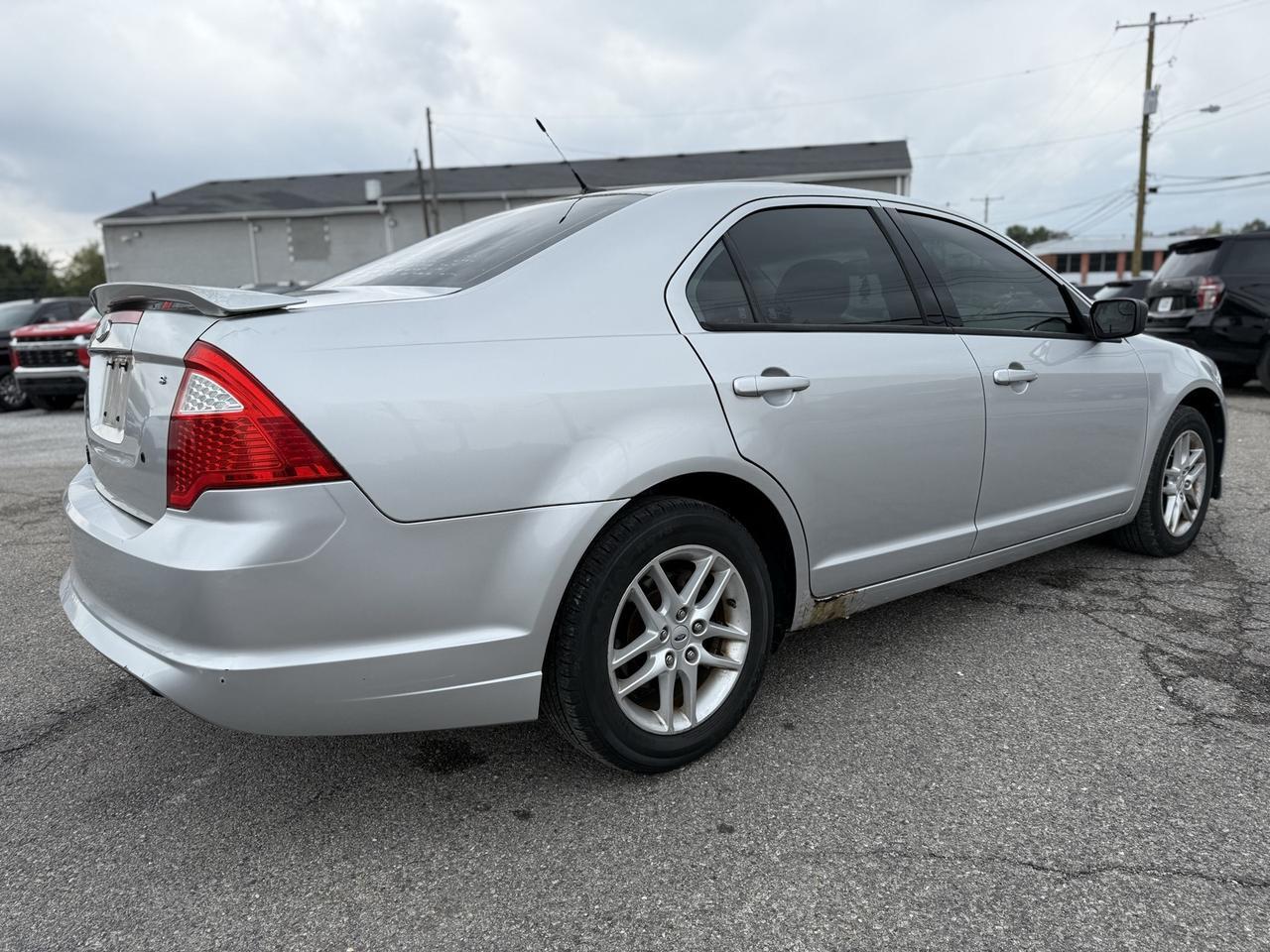 2011 Ford Fusion S Crestwood KY