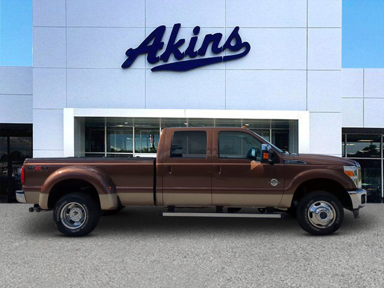 2011 Ford Super Duty F-350 DRW Lariat