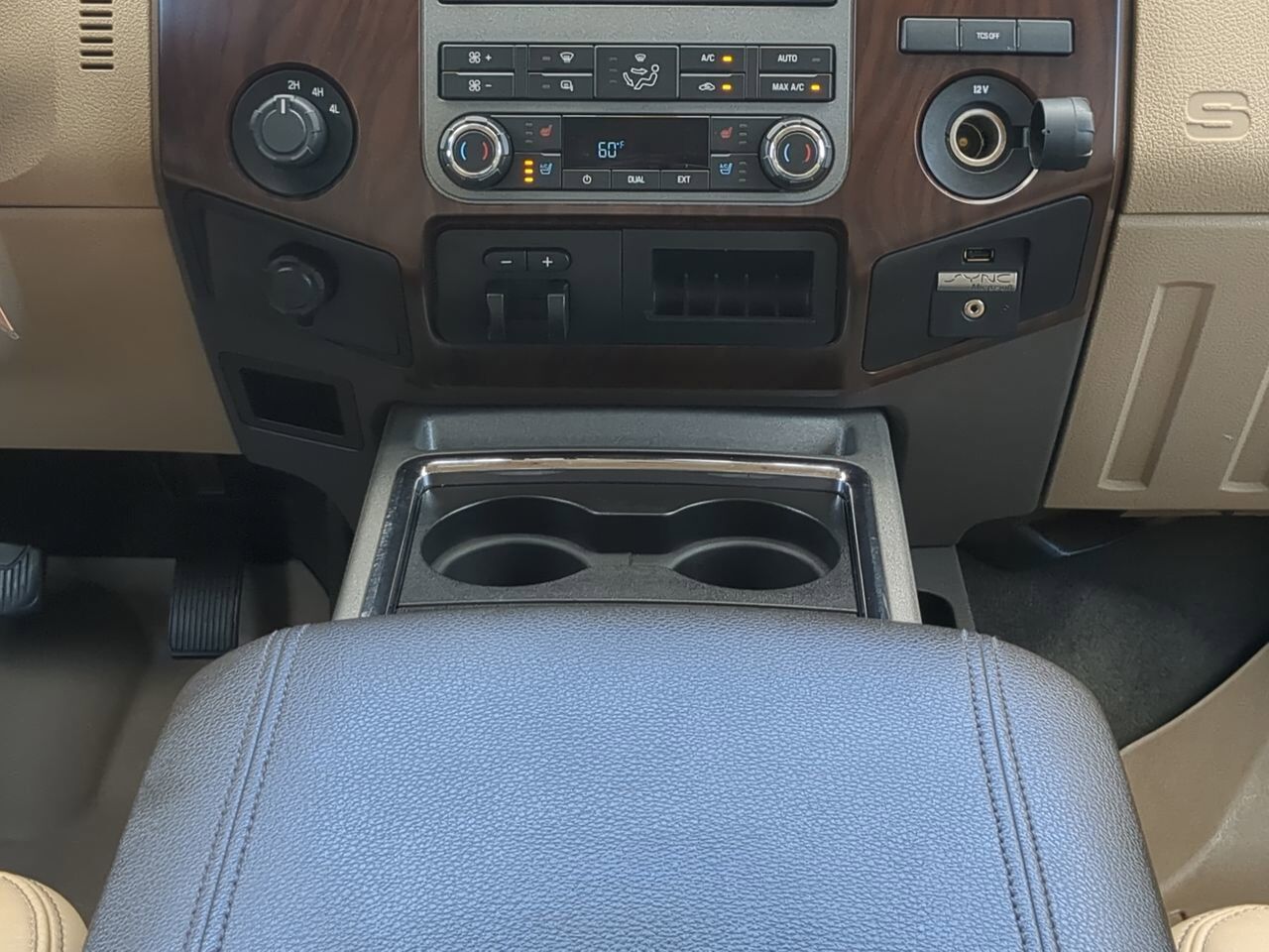 2011 Ford Super Duty F-350 DRW Lariat Winder GA