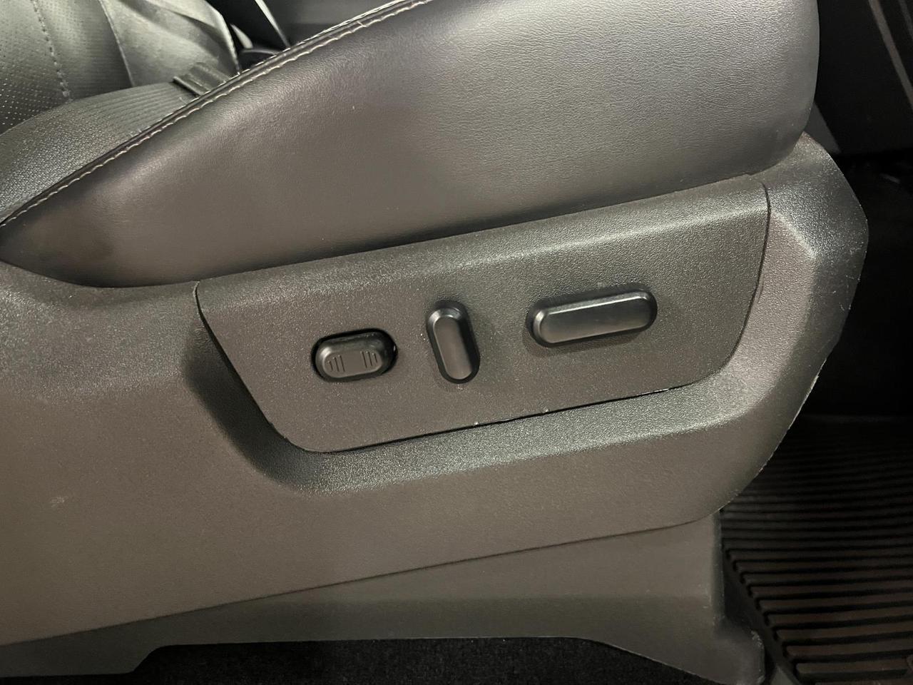 2011 Ford Super Duty F-350 SRW Lariat Parker CO