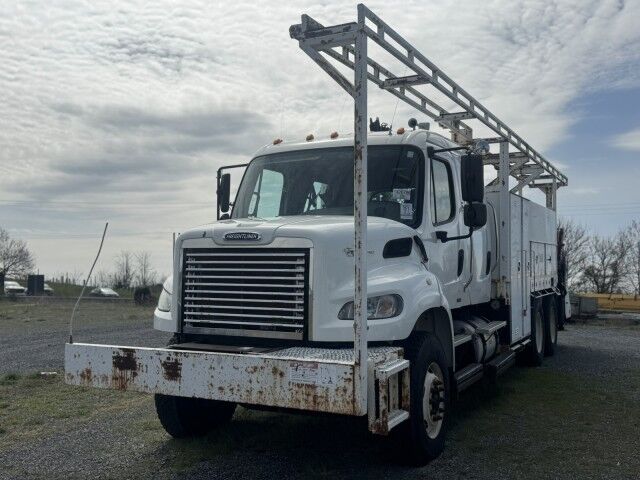 2011 Freightliner Crew Cab Service Body Crane Truck