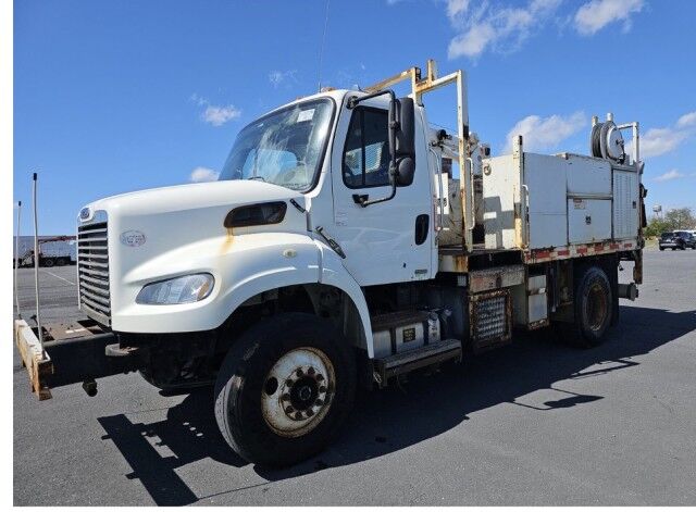 2011 Freightliner Service & Liftmoore 5000 Lb Crane