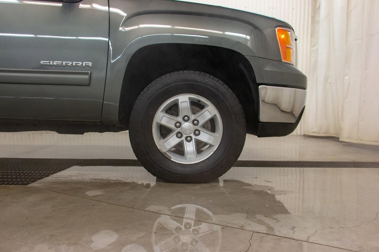 2011 GMC Sierra 1500 4x4 Ext Cab SLE Z71 Red Deer AB