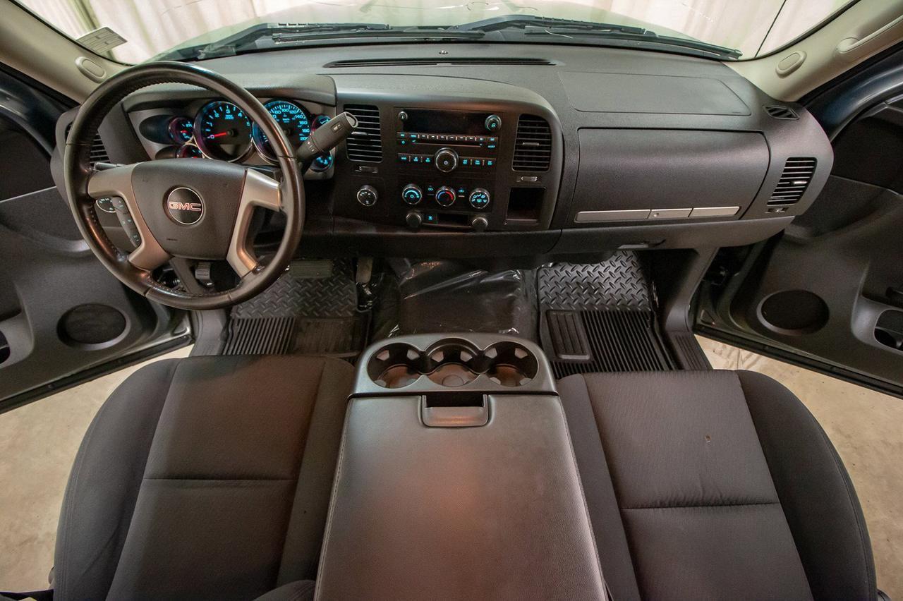 2011 GMC Sierra 1500 4x4 Ext Cab SLE Z71 Red Deer AB