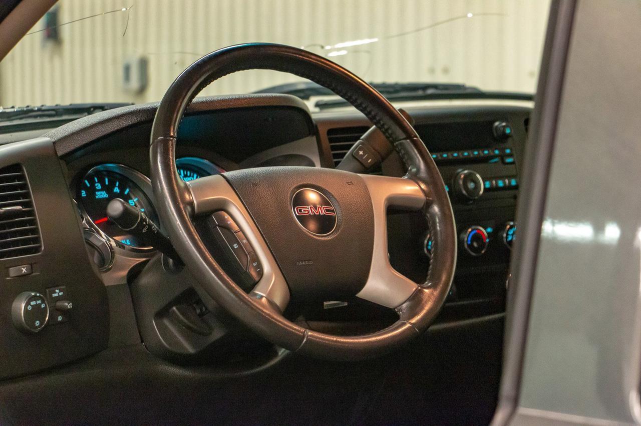 2011 GMC Sierra 1500 4x4 Ext Cab SLE Z71 Red Deer AB