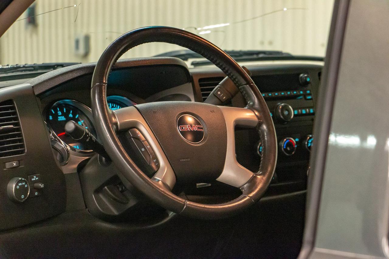 2011 GMC Sierra 1500 4x4 Ext Cab SLE Z71 Red Deer AB
