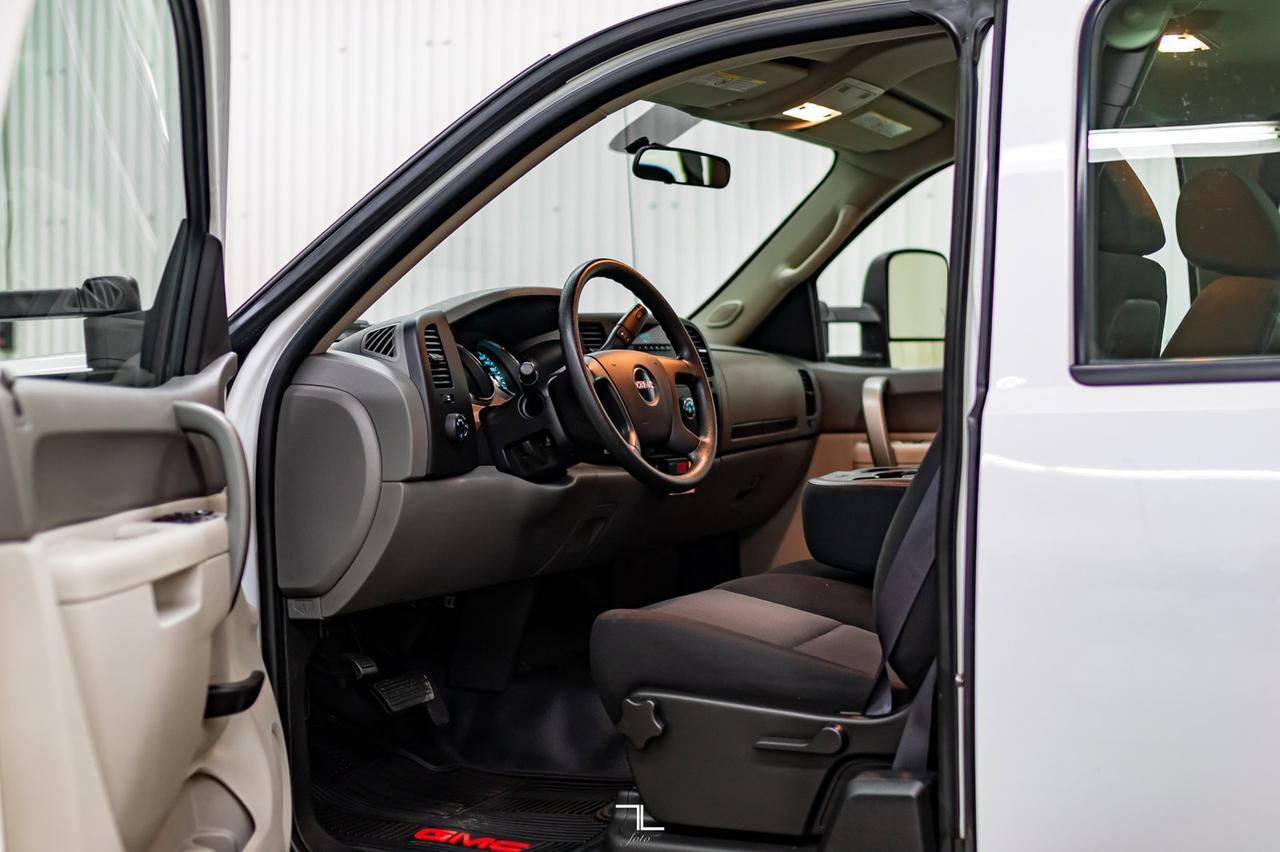 2011 GMC Sierra 2500HD 4x2 Ext Cab WT Red Deer AB