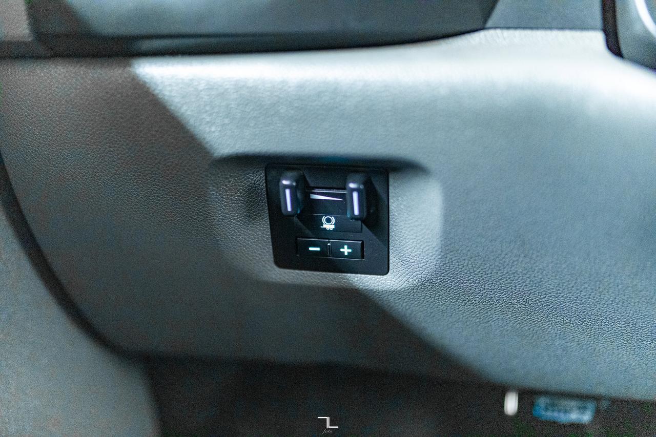 2011 GMC Sierra 2500HD 4x4 Crew Cab WT Red Deer AB