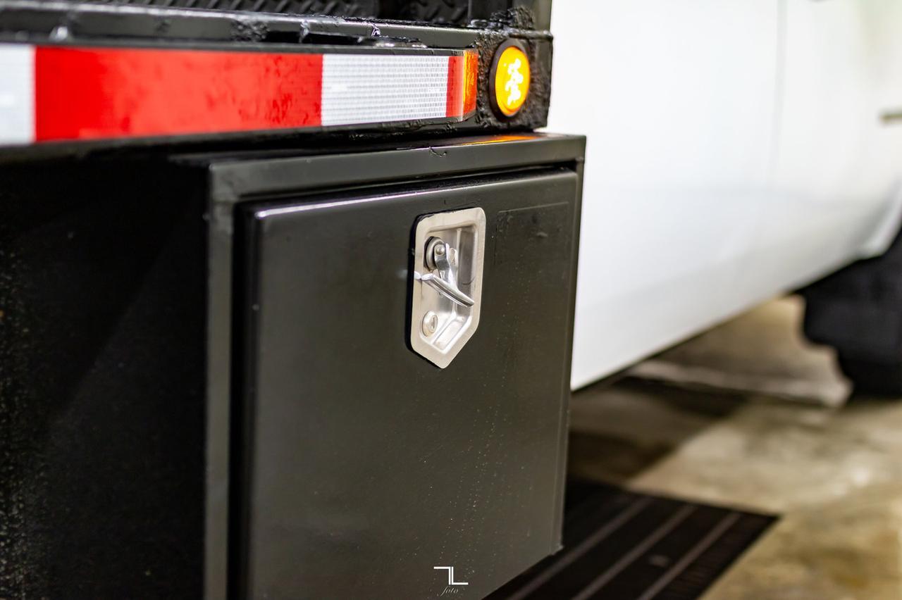 2011 GMC Sierra 3500HD 4x4 Crew Cab SLE Deck Red Deer AB