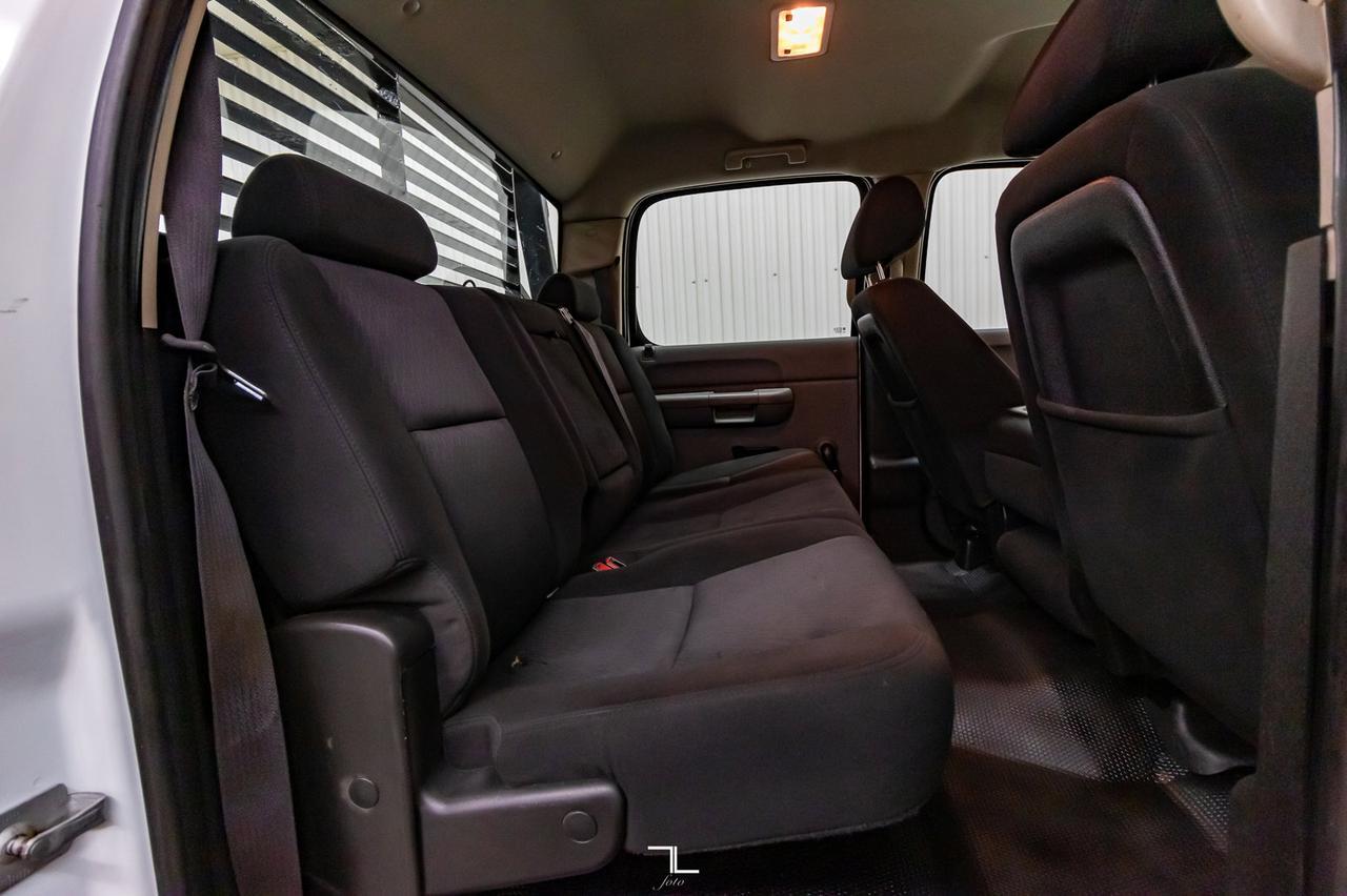 2011 GMC Sierra 3500HD 4x4 Crew Cab SLE Deck Red Deer AB