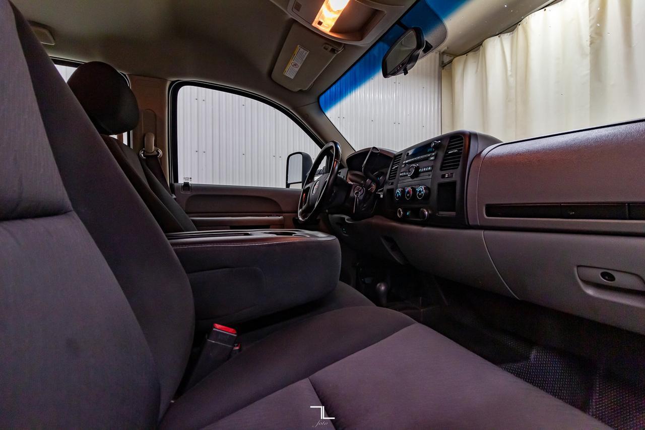 2011 GMC Sierra 3500HD 4x4 Crew Cab SLE Deck Red Deer AB