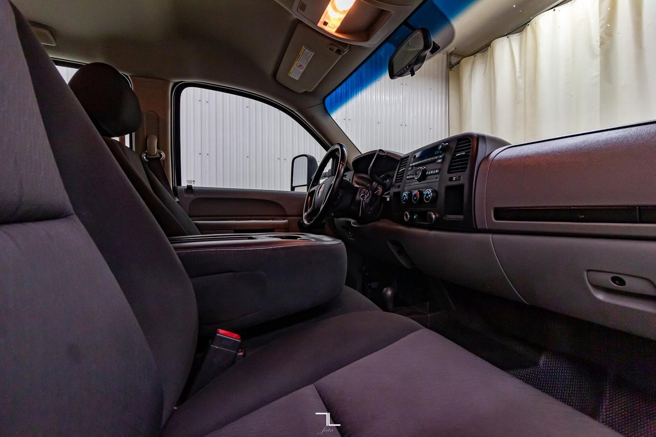 2011 GMC Sierra 3500HD 4x4 Crew Cab SLE Deck Red Deer AB