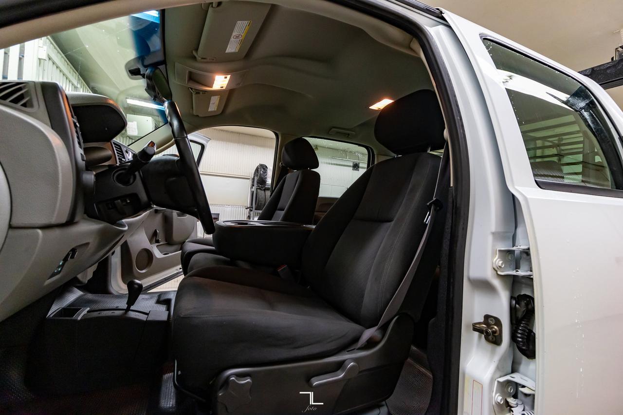 2011 GMC Sierra 3500HD 4x4 Crew Cab SLE Deck Red Deer AB