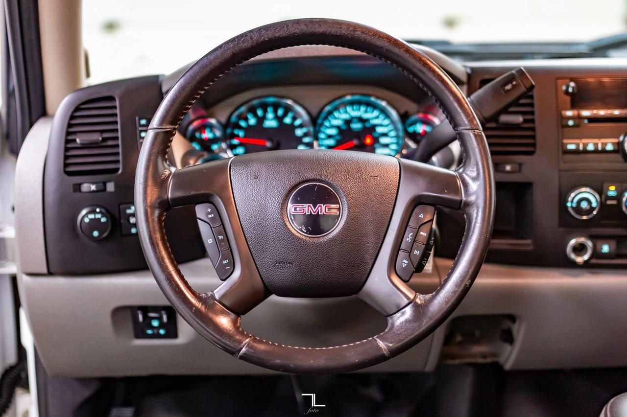 2011 GMC Sierra 3500HD 4x4 Crew Cab SLE Deck Red Deer AB