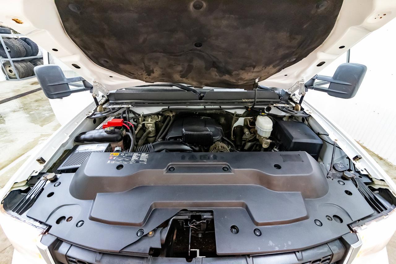 2011 GMC Sierra 3500HD 4x4 Crew Cab SLE Deck Red Deer AB