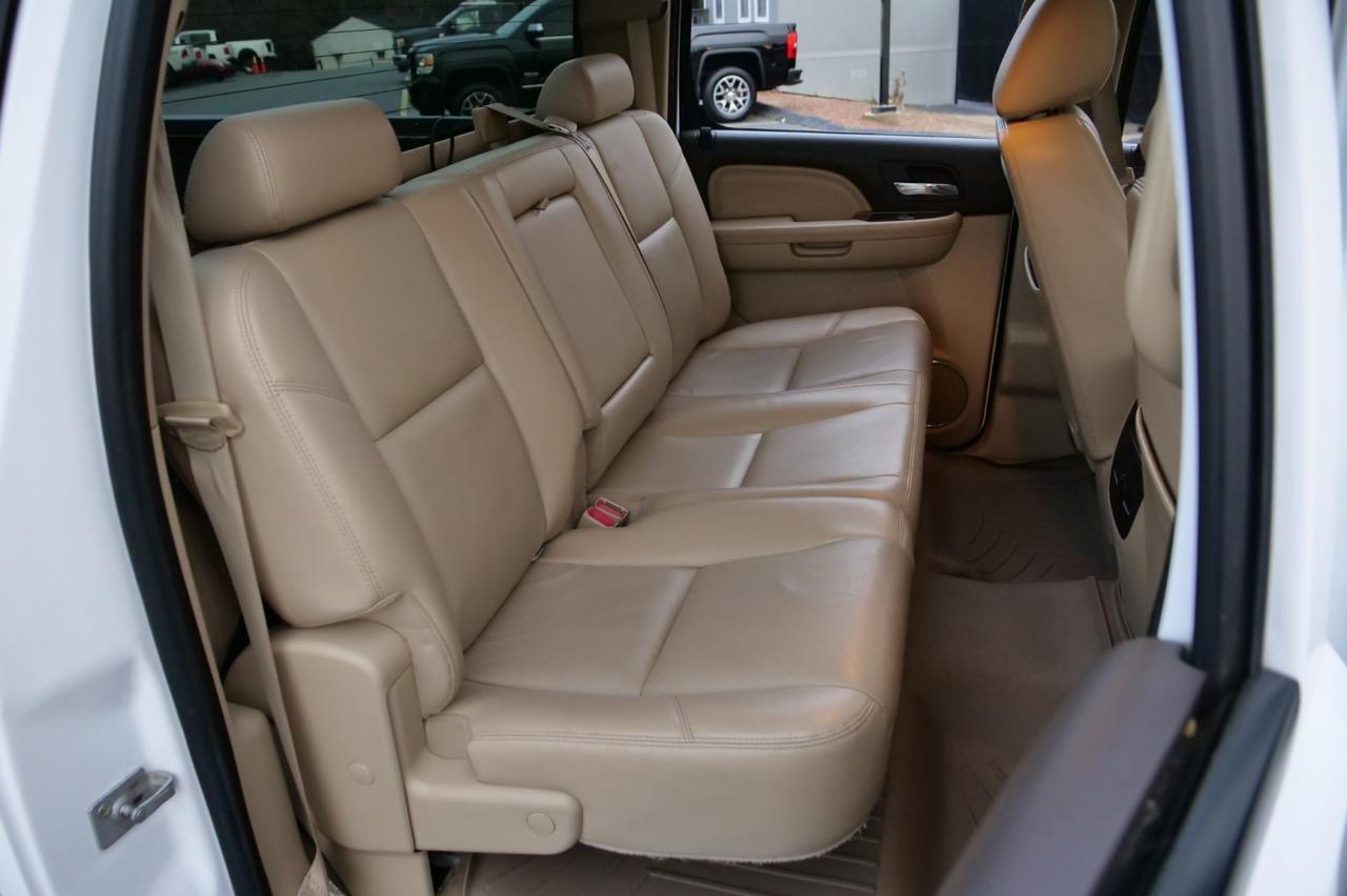 2011 GMC Sierra 3500HD Denali 4X4 / DRW / Diesel / ALLISON / Heated Seats! Lincolnton NC