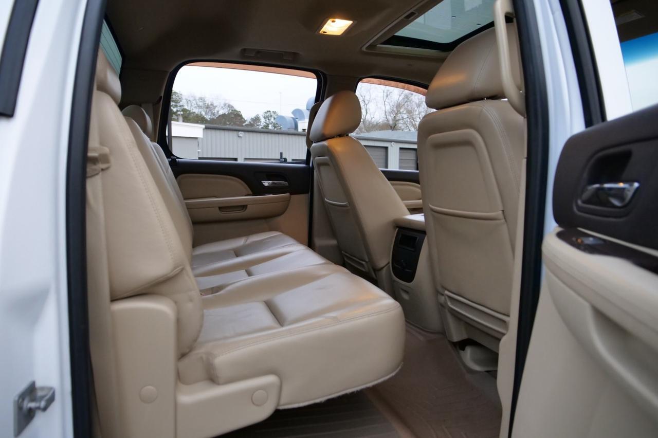 2011 GMC Sierra 3500HD Denali 4X4 / DRW / Diesel / ALLISON / Heated Seats! Lincolnton NC