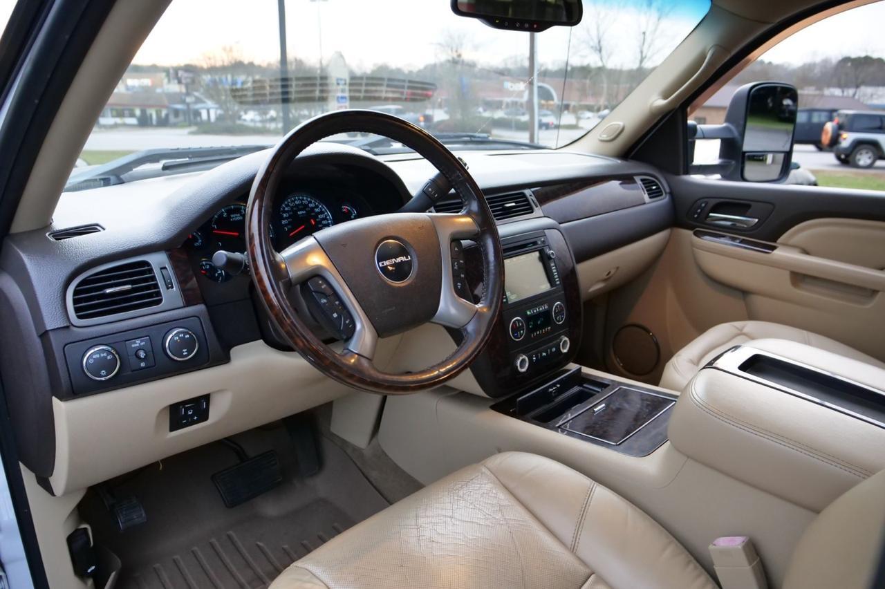 2011 GMC Sierra 3500HD Denali 4X4 / DRW / Diesel / ALLISON / Heated Seats! Lincolnton NC