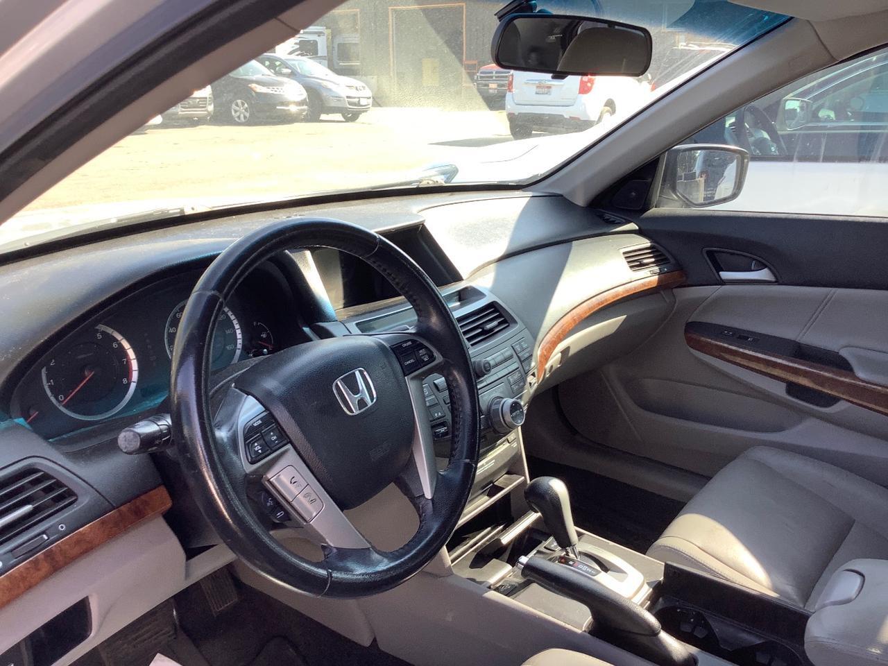 2011 Honda Accord EX-L V-6 Sedan AT