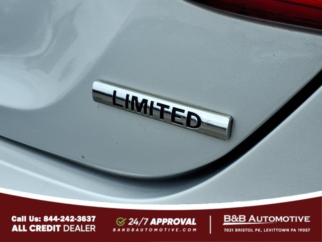 2011 Hyundai SONATA Limited Levittown PA