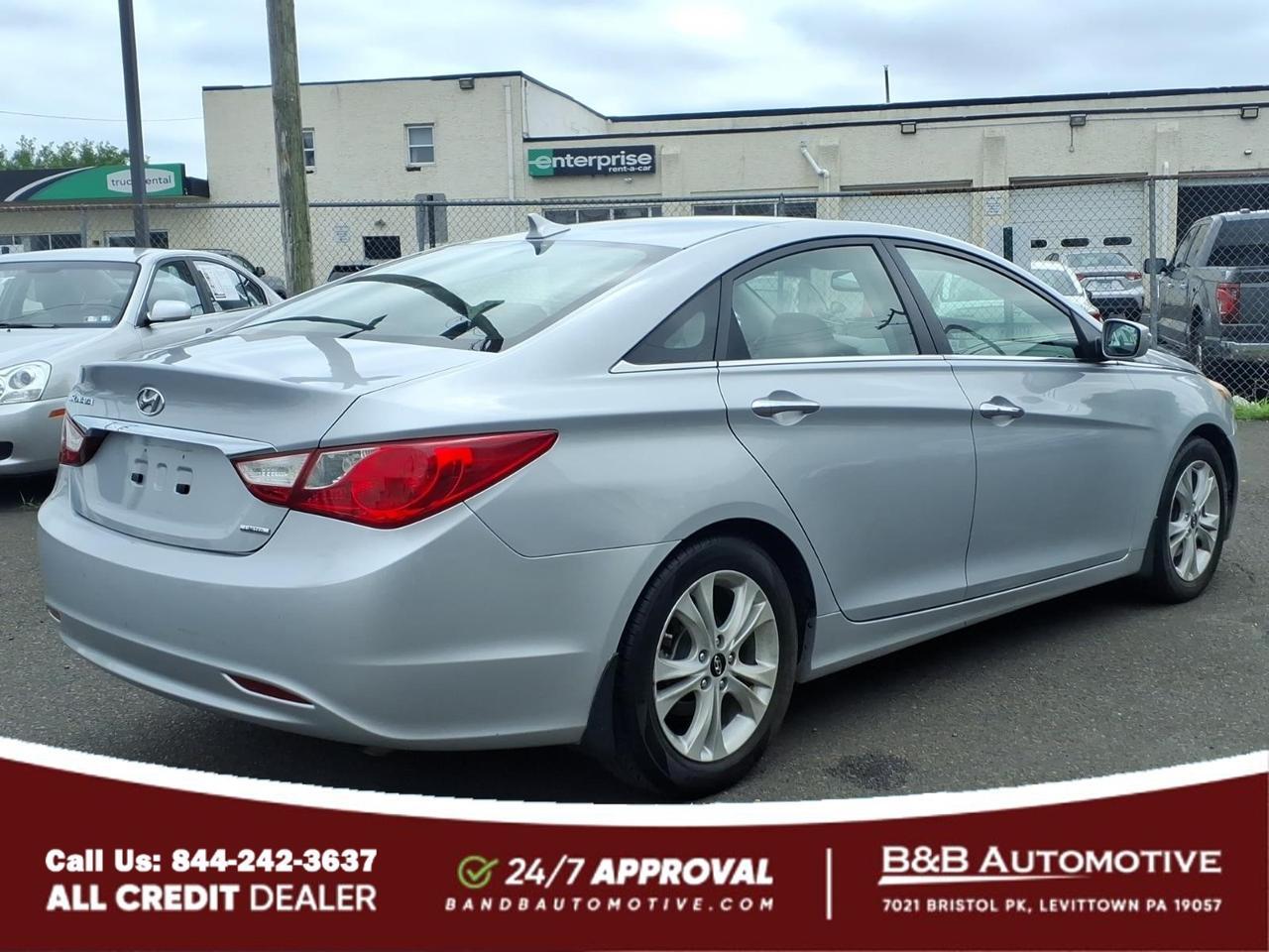 2011 Hyundai SONATA Limited Levittown PA
