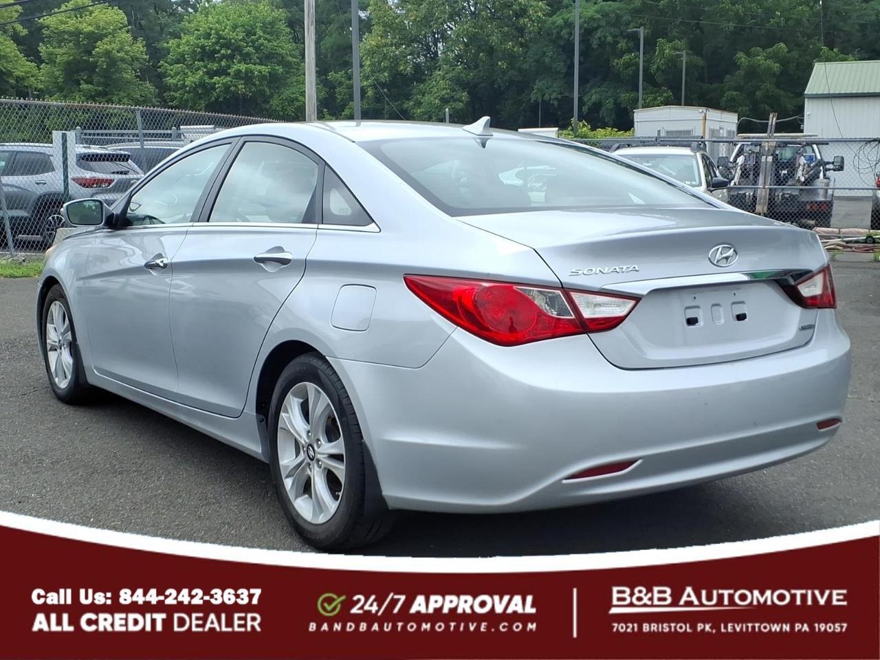 2011 Hyundai SONATA Limited Levittown PA