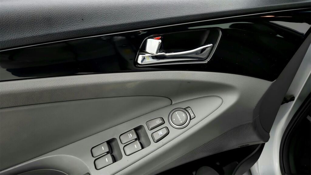 2011 Hyundai SONATA Limited Laurel MD