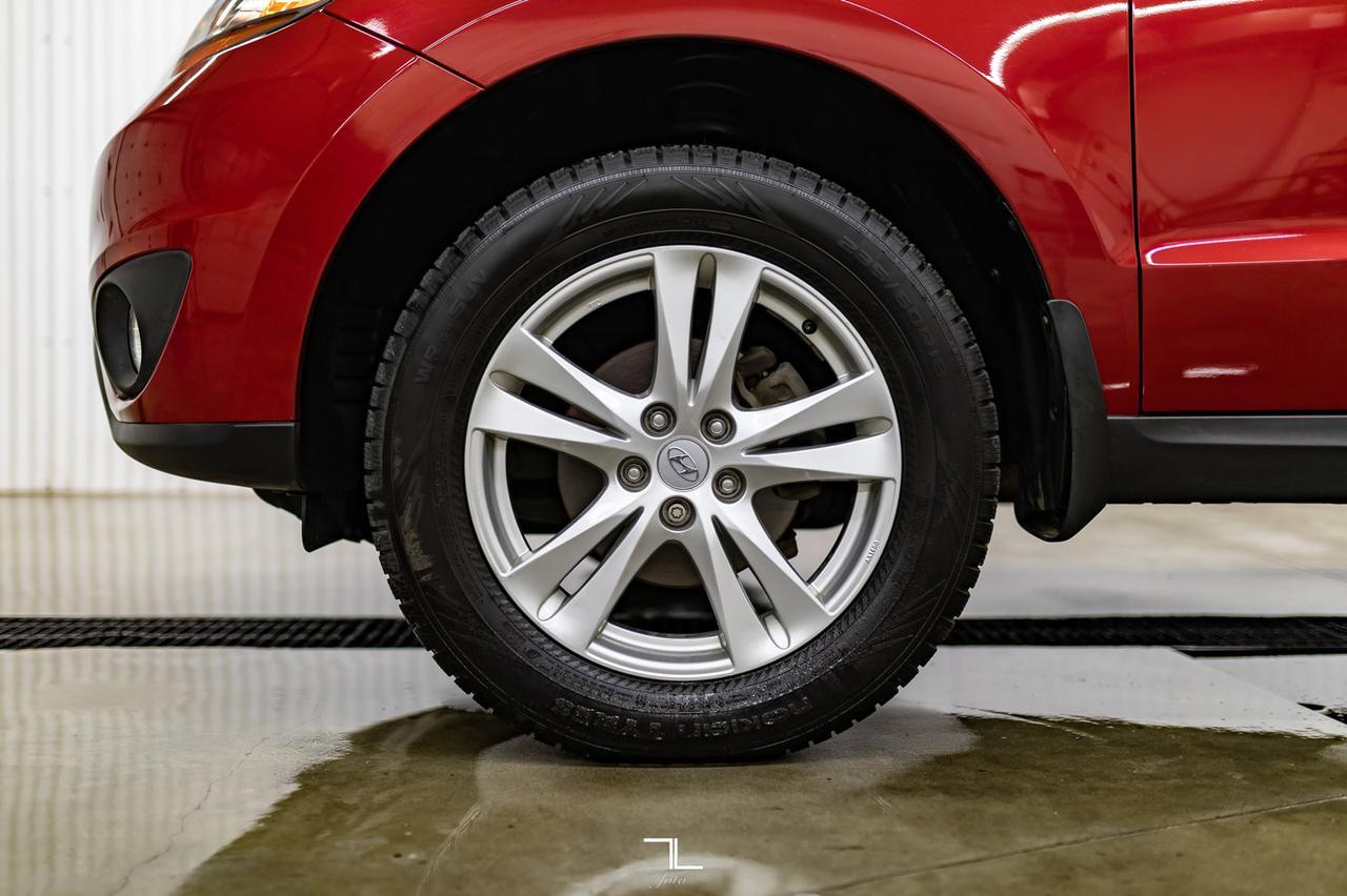 2011 Hyundai Santa Fe AWD Limited Leather Roof Nav Red Deer AB